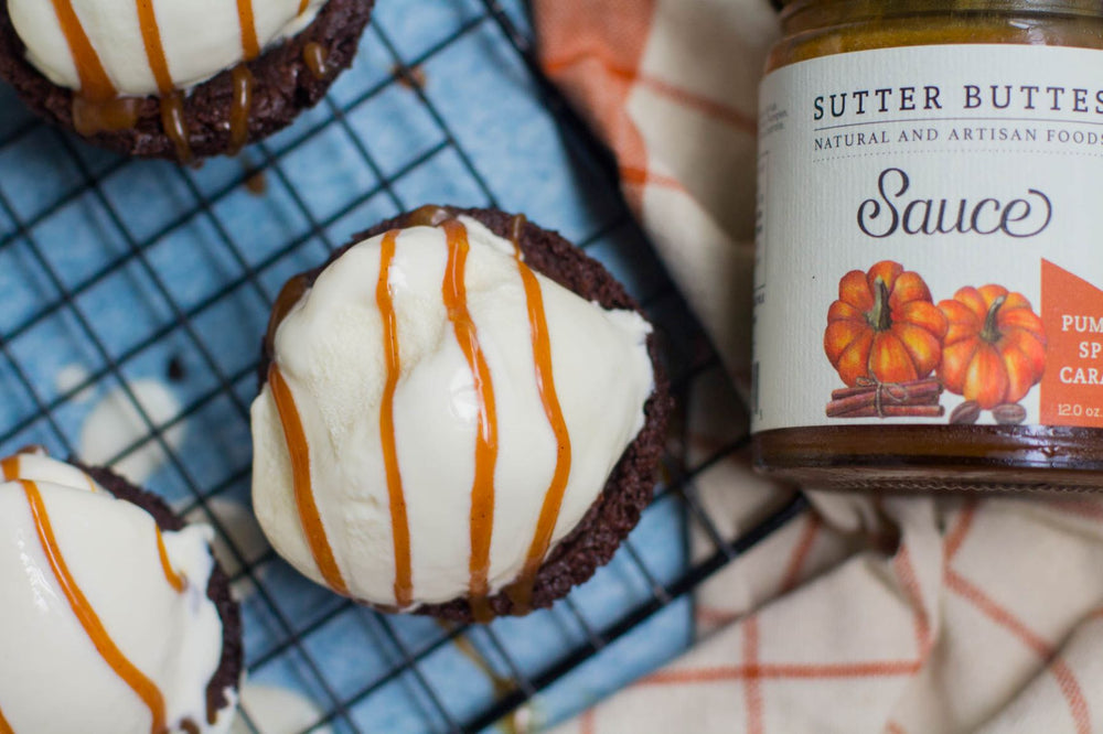 Pumpkin Spice Caramel Brownie Cup Sundaes